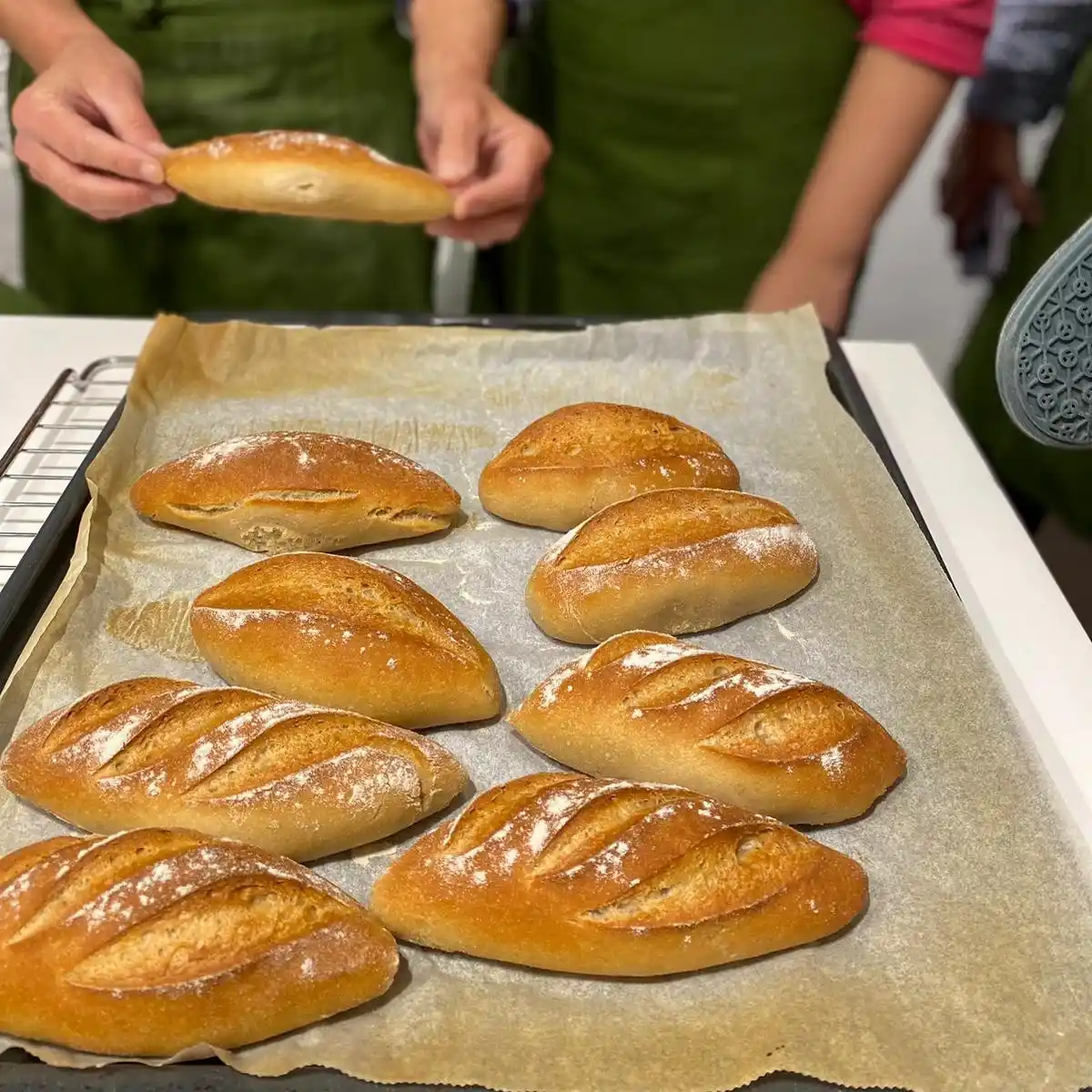 Panes sin gluten recien horneados